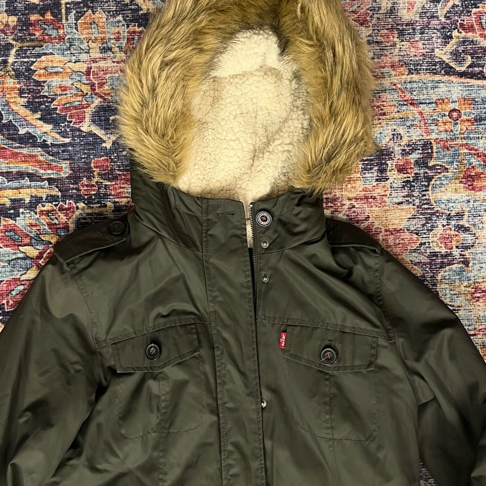 LEVIS Olive Green Sherpa Lined Women's Parka Coat Size Medium - Picture 4 of 16
